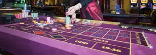 Mero Casino Roulette Table Croupier Wide