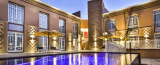 Mero Pool Hotel Exterior 1