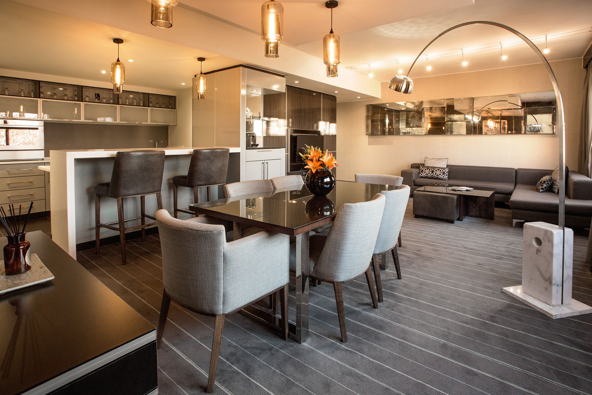 Masl The Maslow Executive Suite Dining Area Bar Lounge