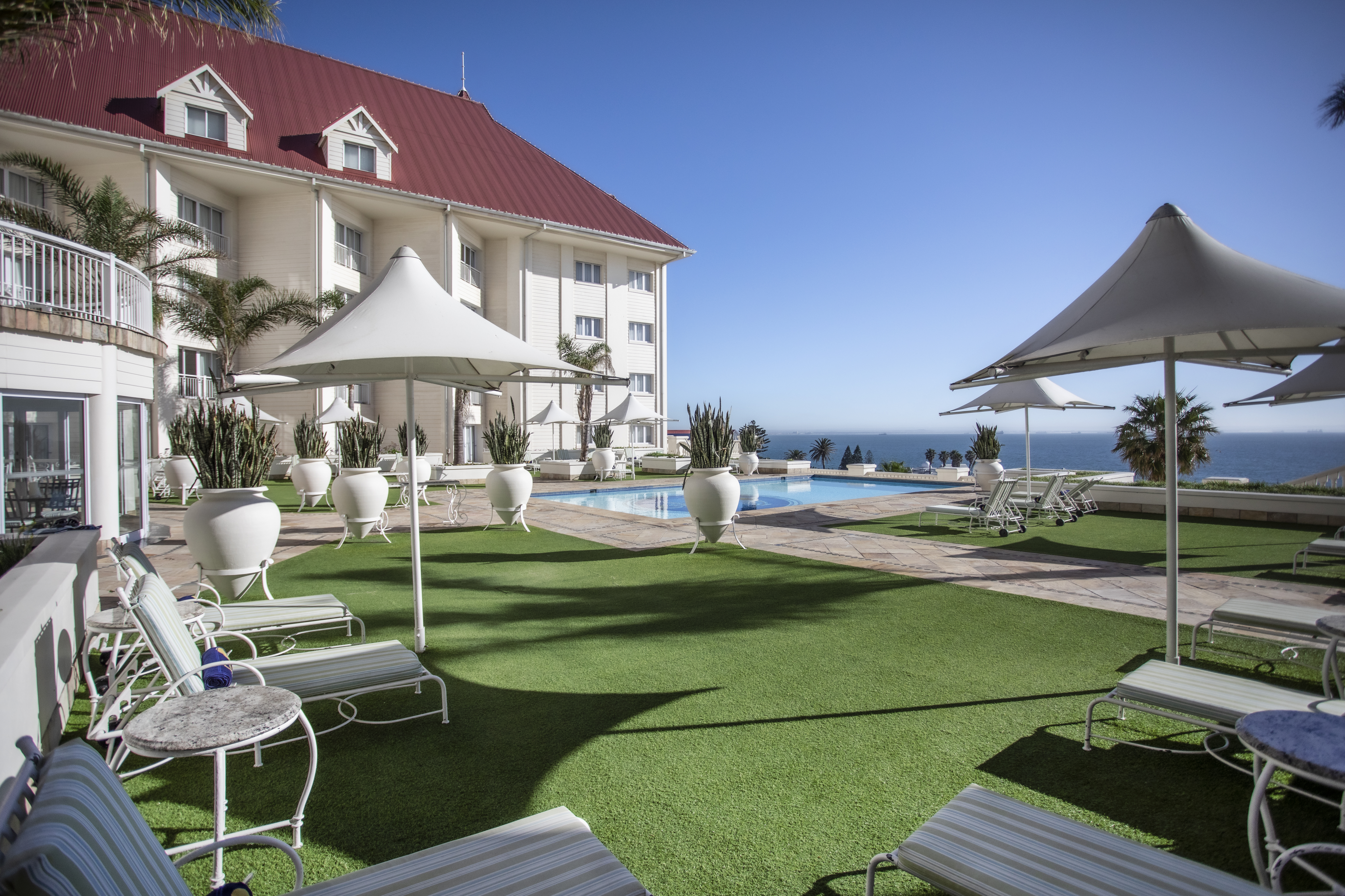 Bord Pool Sea View