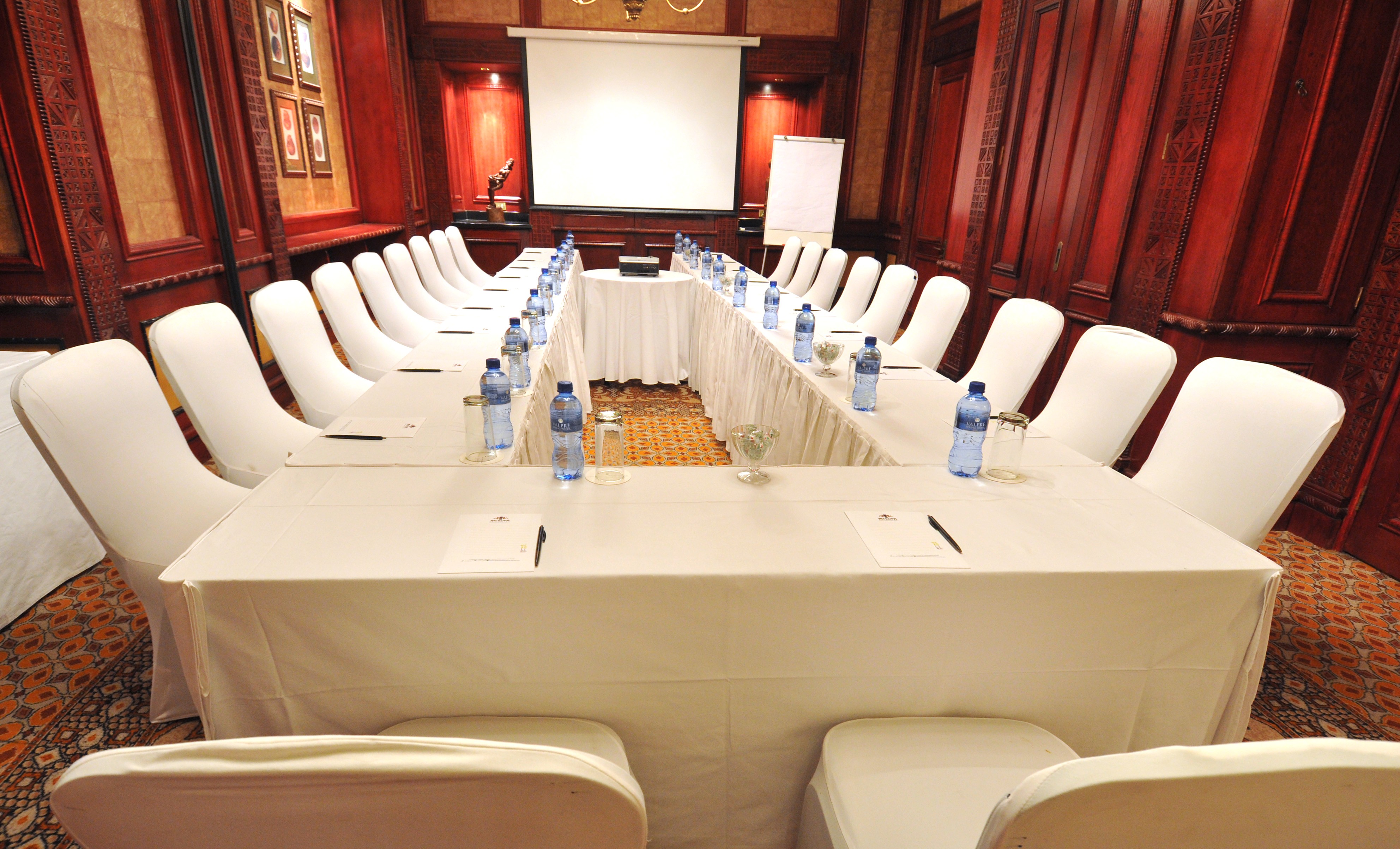 Mero Conference Room Vele U Shape Setup