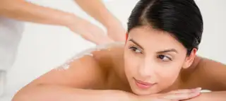 Camelot Spa Model Female Salt Scrub
