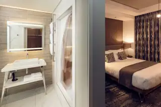 Tsq2f2251 The Maslow Time Square Median King Room Bathroom And Bedroom 5C2a2247f 1 MKI