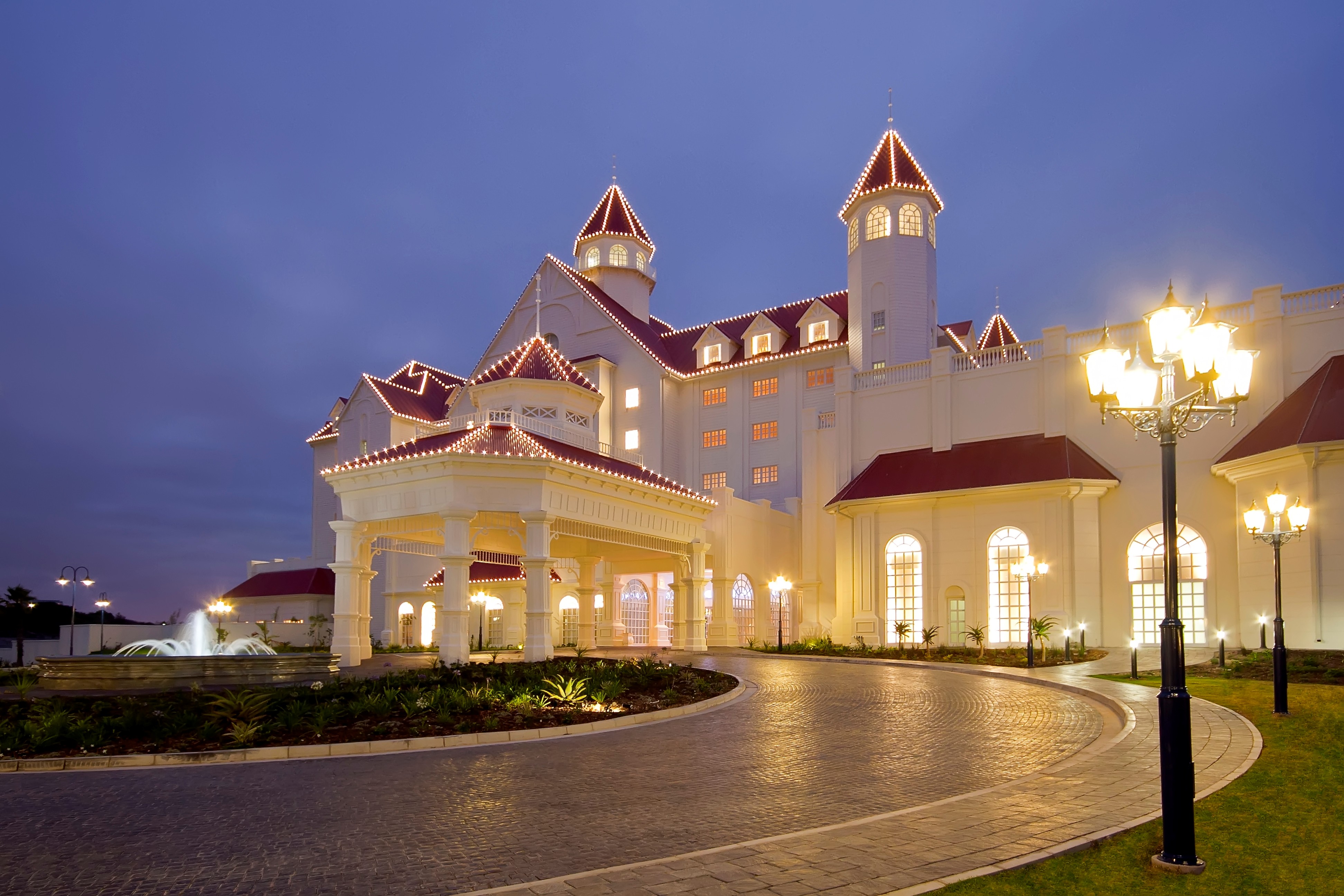 Bord Exterior Evening Hotel Angle
