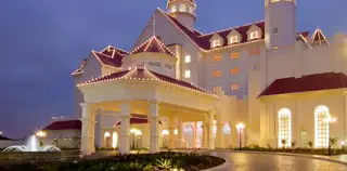 Bord Exterior Evening Hotel Angle