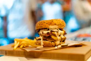 Carn Restaurant Rocomamas Cheese Burger 3