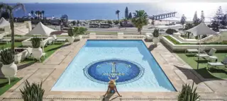 Bord Pool Sea View Model