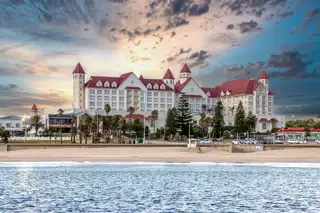 Bord Exterior Evening Hotel From The Sea 5