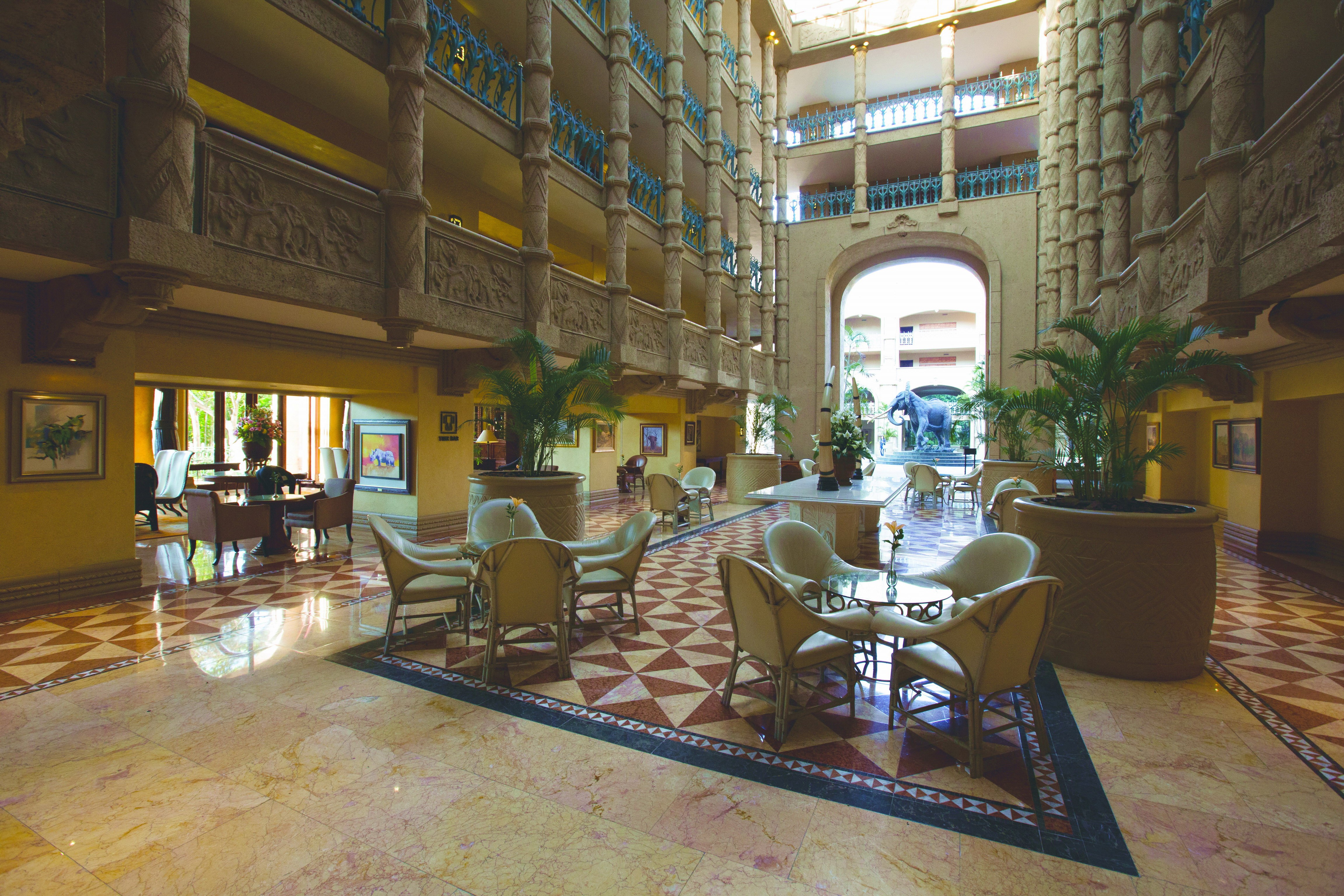 The Palace Elephant Atrium 7914